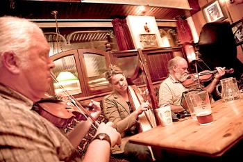 In Dingle town, when the sun goes down, traditional music fills the pubs. Photo: Dominic Arizona Bonuccelli